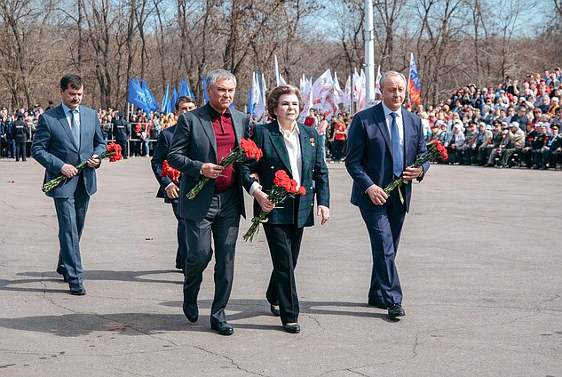 Председатель Государственной Думы Вячеслав Володин и заместитель Председателя Комитета по федеративному устройству и вопросам местного самоуправления Валентина Терешкова