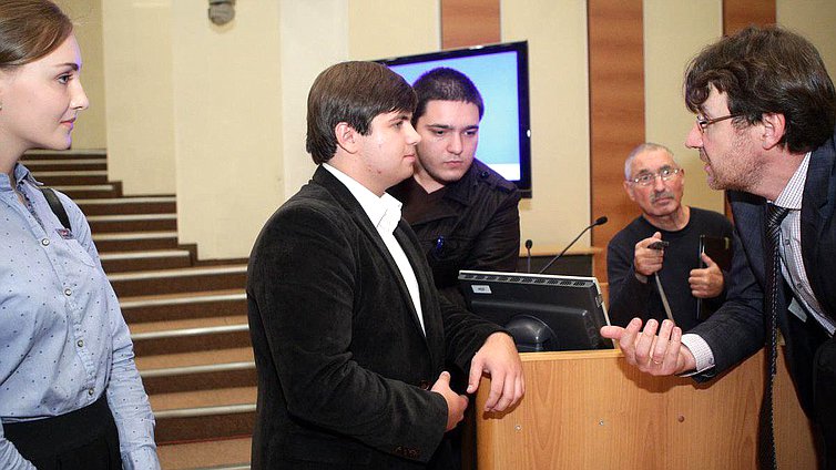 Лекция Сергея Волкова, главного редактора журнала "Литература".