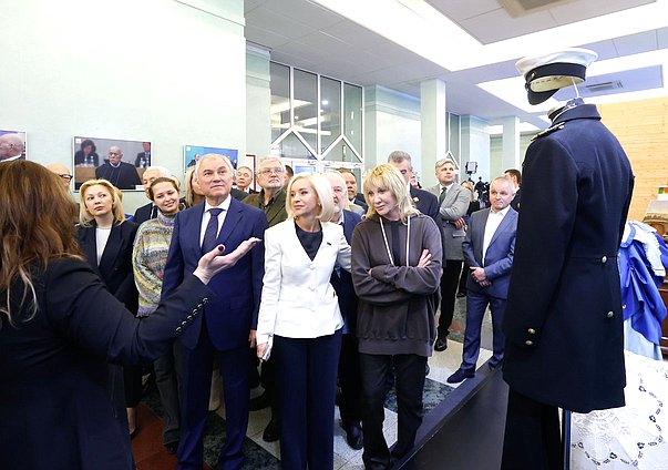 Председатель Государственной Думы Вячеслав Володин, Председатель Комитета по культуре Ольга Казакова и актриса Елена Яковлева