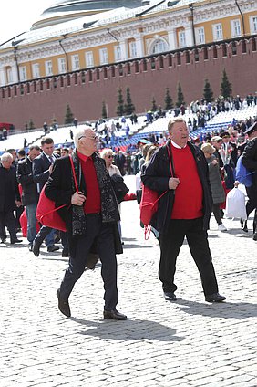 Председатель Комитета по аграрным вопросам Владимир Кашин (справа)