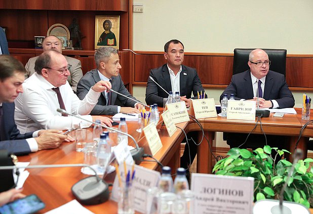 Заседание Комитета по вопросам собственности, земельным и имущественным отношениям