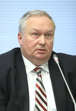 Круглый стол Комитета Государственной Думы по образованию на тему «Состояние, проблемы и перспективы расширения обучения иностраннных граждан в вузах России». 

