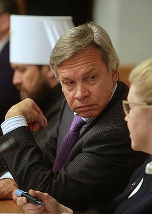 Заседание секции на тему "Наследие Святой Руси и вызовы современного мира".