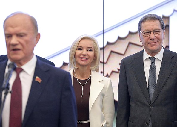 Председатель Комитета по культуре Ольга Казакова и Первый заместитель Председателя Государственной Думы Александр Жуков