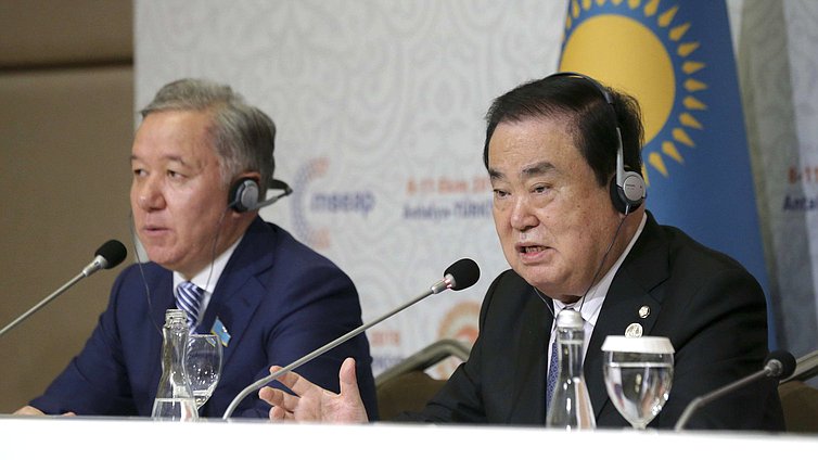 Chairman of the Mazhilis of the Parliament of the Republic of Kazakhstan Nurlan Nigmatulin and Speaker of the National Assembly of the Republic of Korea Moon Hee-sang