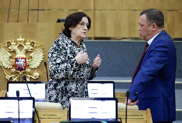 Член Комитета по охране здоровья Римма Утяшева и член Комитета по безопасности и противодействию коррупции Динар Гильмутдинов