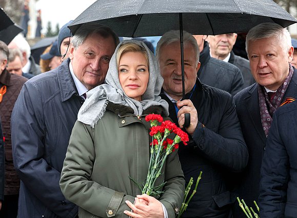 Председатель Комитета по энергетике Николай Шульгинов, Председатель Комитета по культуре Ольга Казакова, Председатель Комитета по транспорту и развитию транспортной инфраструктуры Евгений Москвичев и Председатель Комитета по безопасности и противодействию коррупции Василий Пискарев