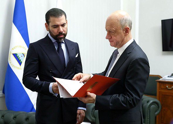 Laureano Facundo Ortega Murillo, Representante Especial de los Copresidentes de la República de Nicaragua para el Desarrollo de las Relaciones con Rusia, y Alexander Babakov, Vicejefe de la Duma Estatal