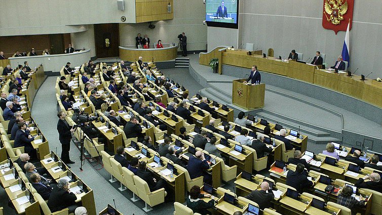 В "правительственный час" Первый заместитель Председателя Правительства Игорь Шувалов представил депутатам антикризисный план Правительства.