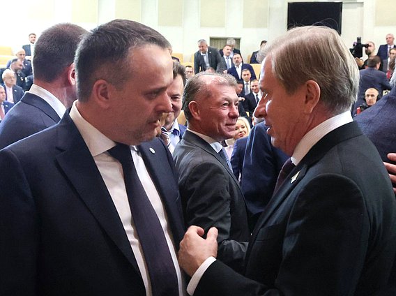 Кандидат на должность заместителя Председателя Правительства РФ Андрей Никитин и заместитель Председателя Государственной Думы Виталий Савельев