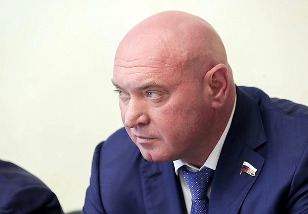Первый заместитель Председателя Комитета по охране здоровья Сергей Натаров