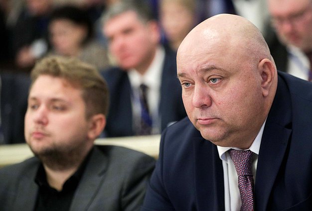 Член Комитета по международным делам Сергей Маринин