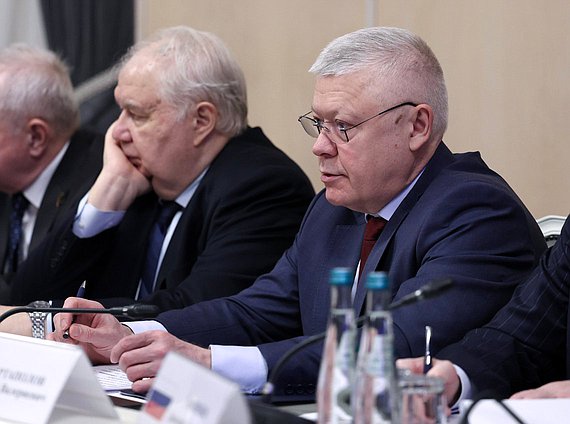 Председатель Комитета по безопасности и противодействию коррупции Василий Пискарев