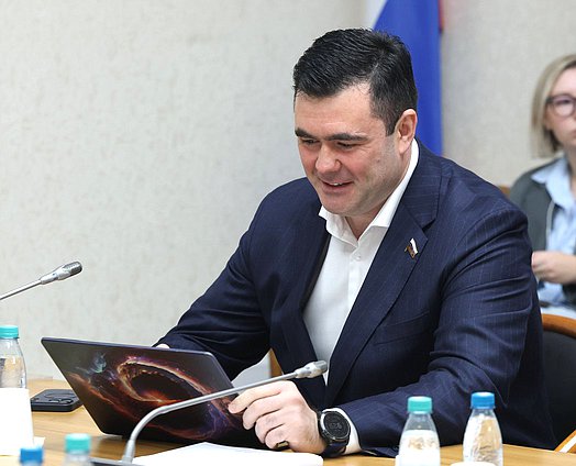 Первый заместитель Председателя Комитета по охране здоровья Сергей Курбатов