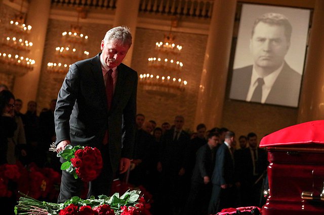 Заместитель руководителя Администрации Президента РФ, Пресс-секретарь Президента РФ Дмитрий Песков
