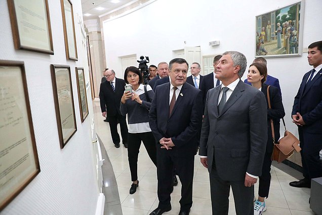 Спикер Законодательной палаты Олий Мажлиса Республики Узбекистан Нурдинжон Исмоилов и Председатель Государственной Думы Вячеслав Володин
