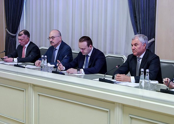 Chairman of the Committee on Economic Policy Maxim Topilin, Chairman of the Committee on Science and Higher Education Sergey Kabyshev, Deputy Chairman of the State Duma Vladislav Davankov and Chairman of the State Duma Vyacheslav Volodin