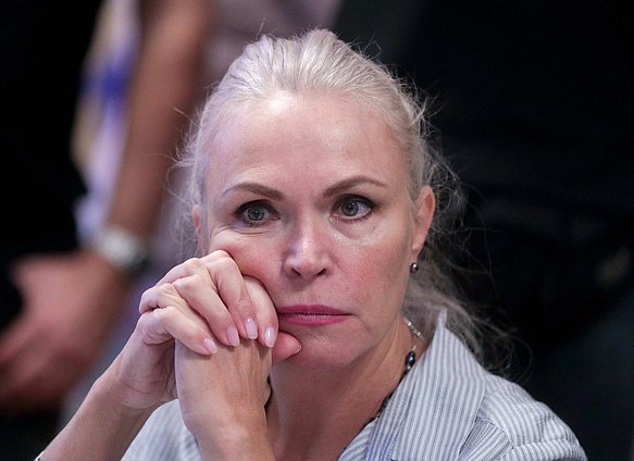 Член Комитета по государственному строительству и законодательству Ирина Белых