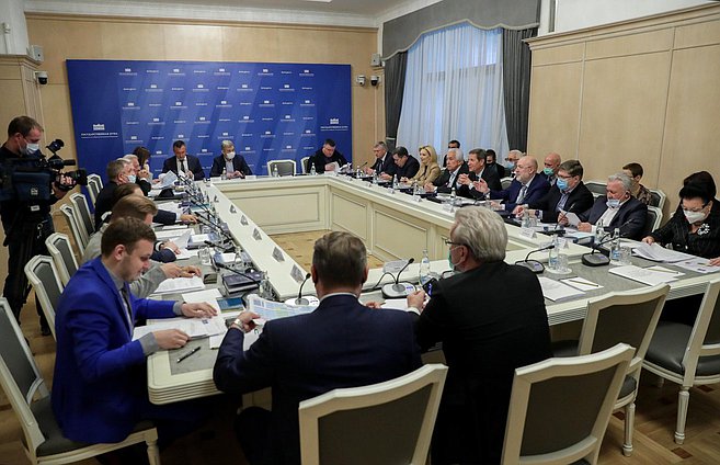 Первое заседание временной депутатской рабочей группы по подготовке первого заседания Государственной Думы восьмого созыва