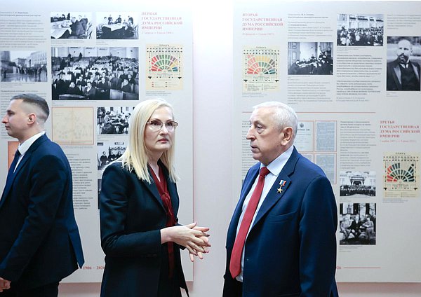 Заместитель Председателя Государственной Думы Ирина Яровая и Председатель Комитета по развитию Дальнего Востока и Арктики Николай Харитонов