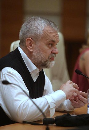 Лекция в рамках цикла лекций, приуроченных к Году российского кино, на тему «Михаил Булгаков: поединок с судьбой». 

Лектор – писатель, филолог, ректор Литературного института имени А.М.Горького А.Н.Варламов. 
