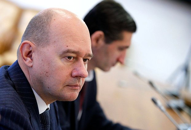 Заместитель Председателя Комитета по развитию гражданского общества, вопросам общественных и религиозных объединений Олег Леонов