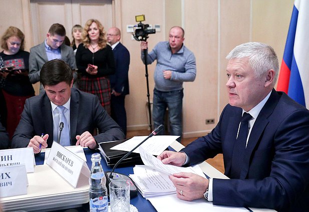 Председатель Комитета по безопасности и противодействию коррупции Василий Пискарев