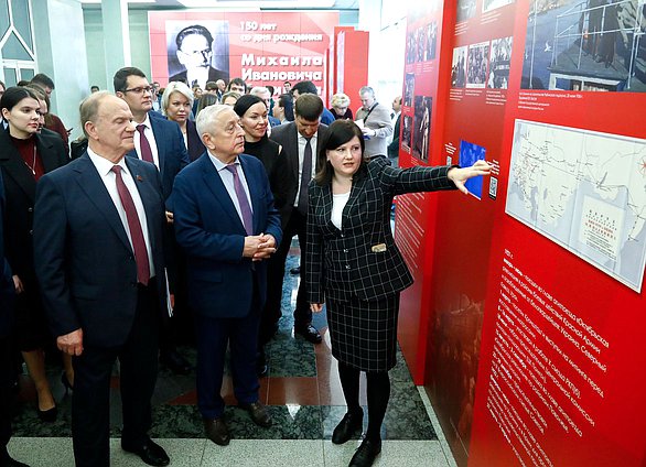 Руководитель фракции КПРФ Геннадий Зюганов и Председатель Комитета по развитию Дальнего Востока и Арктики Николай Харитонов