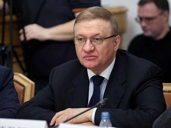 Member of the Committee on Security and Corruption Control Dmitry Saveliev