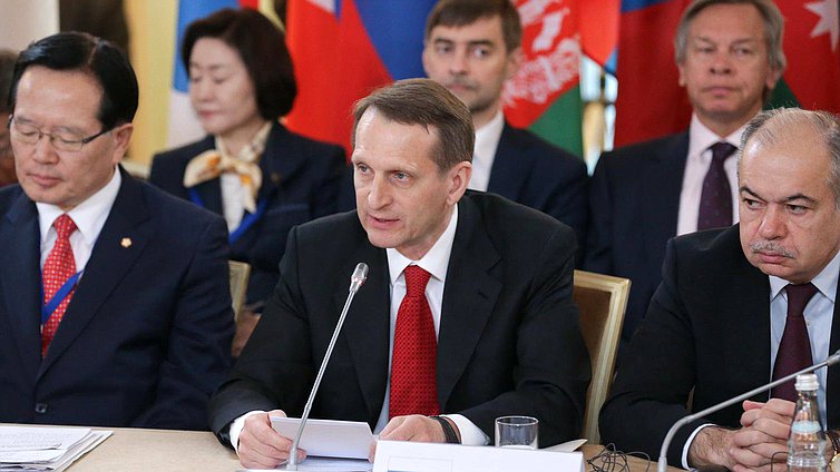 Первое совещание спикеров парламентов стран Евразии по теме

«Межпарламентское сотрудничество в интересах совместного благополучия стран Евразийского региона в 21 веке».

