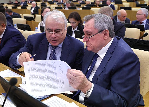 Первый заместитель Председателя Комитета по энергетике Павел Завальный и Председатель Комитета Николай Шульгинов