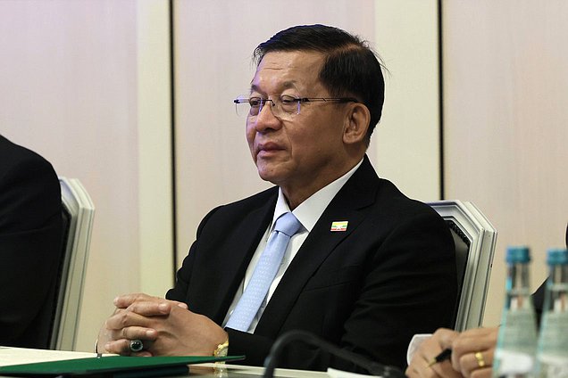 Президент Республики Союз Мьянма Мин Аун Хлайн