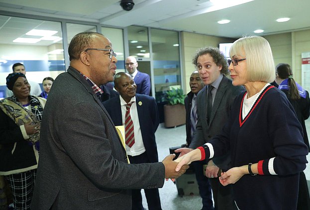 First Deputy Chairwoman of the Committee on Economic Policy Nadezhda Shkolkina and members of the delegation of the Republic of Equatorial Guinea