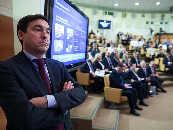 Первый заместитель Председателя Комитета по контролю Дмитрий Гусев
