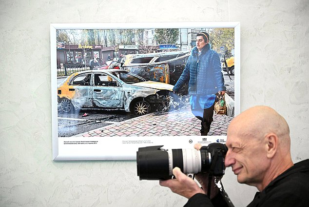 Открытие выставки «Хроники террора украинского неонацистского режима». Фото: РИА Новости