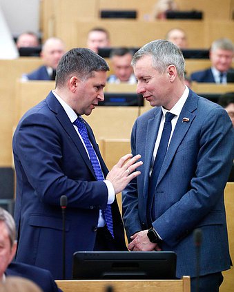 Председатель Комитета по экологии, природным ресурсам и охране окружающей среды Дмитрий Кобылкин и член Комитета по туризму и развитию туристической инфраструктуры Алексей Волоцков