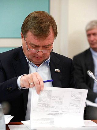 Член Комитета по аграрным вопросам Максим Иванов