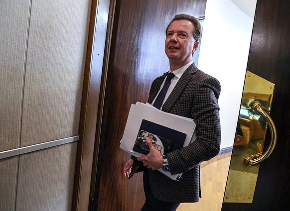 Первый заместитель Председателя Комитета по экологии, природным ресурсам и охране окружающей среды Владимир Бурматов