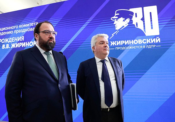 Министр цифрового развития, связи и массовых коммуникаций РФ Максут Шадаев и руководитель АНО «Институт развития интернета» Алексей Гореславский