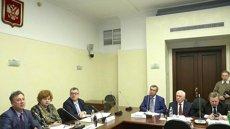 Круглый стол Комитета Государственной Думы по образованию на тему «Состояние, проблемы и перспективы расширения обучения иностраннных граждан в вузах России». 

