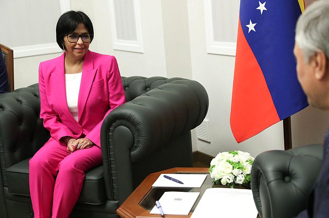 Vicepresidenta Ejecutiva, Ministra del Poder Popular de Economía, Finanzas y Comercio Exterior de la República Bolivariana de Venezuela Delcy Eloína Rodríguez Gómez