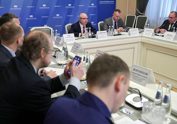 Круглый стол Комитета по вопросам собственности, земельным и имущественным отношениям на тему «Развитие инфраструктуры речных портов: вопросы законодательного обеспечения»