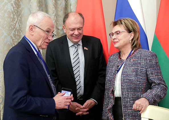Государственный секретарь Союзного государства России и Беларуси Григорий Рапота (слева)
