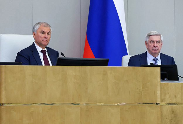 Председатель Государственной Думы Вячеслав Володин и Первый заместитель Председателя Государственной Думы Иван Мельников