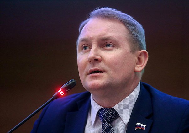 Первый заместитель Председателя Комитета по обороне Александр Шерин