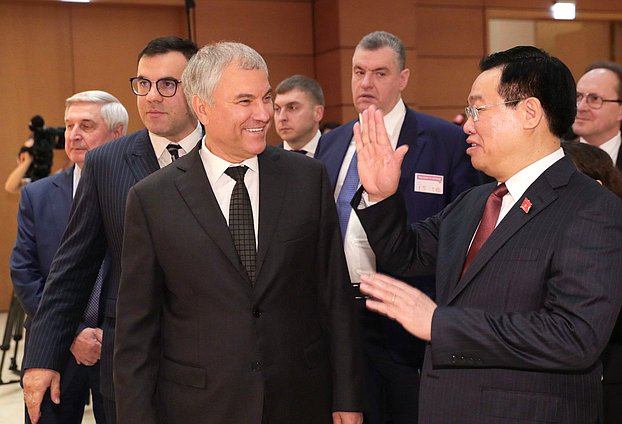 Jefe de la Duma Estatal Vyacheslav Volodin y Presidente de la Asamblea Nacional de la República Socialista de Vietnam Vuong Dinh Hue