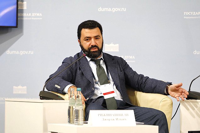 Директор по энергетическому бизнесу компании "Русал" Джордж Рижинашвили. Сессия "Производство и инвестиции"