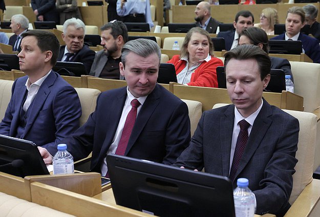 Парламентские слушания на тему «О развитии отраслей легкой промышленности в РФ»