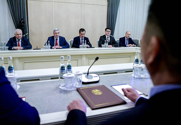 Встреча Первого заместителя Председателя Государственной Думы Ивана Мельникова с парламентскую делегацией КНДР во главе с Председателем парламентской группы дружбы с Россией Ли Чхолем