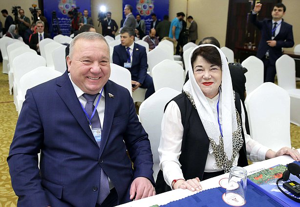 Chairman of the Committee on Defense Vladimir Shamanov and Charwoman of the Committee on Issues of Family, Women and Children Tamara Pletneva